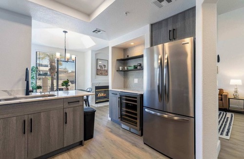 Kierland Apartment | 2BR CozySuites at Kierland Commons with pool #08