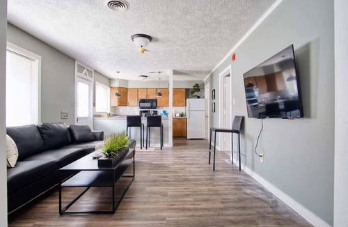 Mapleton/Fall Creek House | 2BR Indy Retreat | Easy Parking Near Downtown