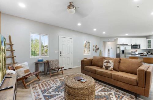 Carefree House | 2BR Stylish Desert Casita with Workspace Mtn Views