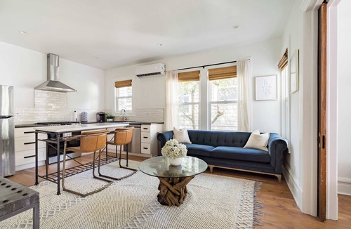 Uptown House | 2BR - Trendy NW 23rd - Walk to Cafes & Shops