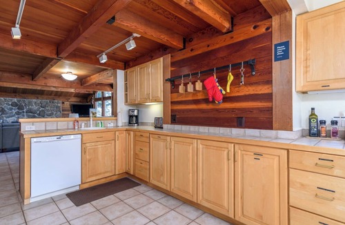 Gualala House | 2BR with Loft | Spectacular Oceanview & Hot Tub