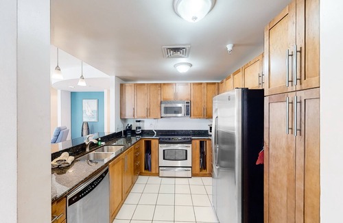 Sandbridge Condo | 2nd-floor condo with views of the ocean, balcony, outdoor pool, gym & AC
