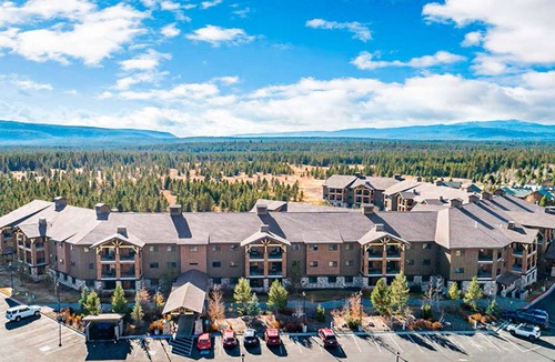 West Yellowstone Apartment | 2x3BR near West Entrance, Pool, Hot tub, game room