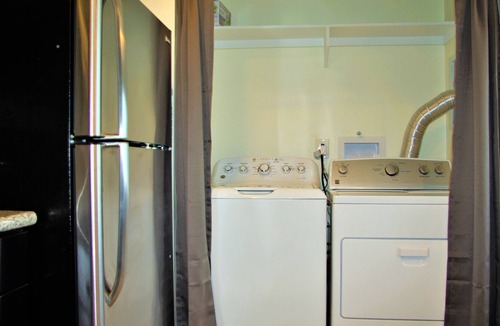 Swan Canyon Apartment | #3, 2 bedroom / 2 bathroom apartment 10 min to DT!