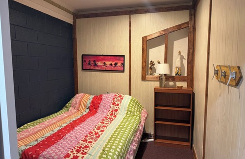 Morehead City Cabin | 3 Acre Waterfront Retreat sleeps up to 25, easy walk to historic district