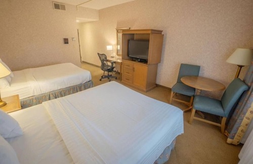 Raisin Hotel | 3 Affordable Units w/Gym Access, Airport Shuttle & Nearby Dining!