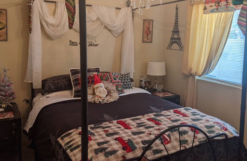 Surprise Farms House | 3 bdrm family home fully decorated Winter Wonderland for Christmas 23