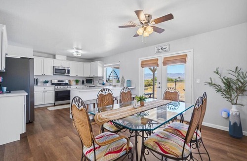 Bullhead City House | 3 bed/2 bath River/Mountain Views,just steps to the Colorado River & Rotary Park