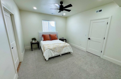 Mapleton Apartment | 3-bedroom apartment in peaceful Mapleton with WiFi, Climate Control