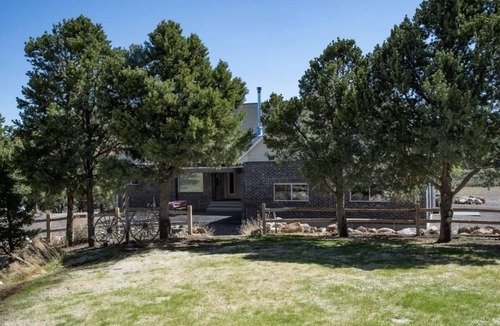 Torrey House | 3 bedroom Beautiful Home minutes from Capitol Reef National Park