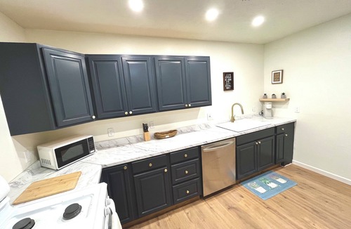 Grants House | 3-bedroom house in beautiful Grants with cool AC breeze