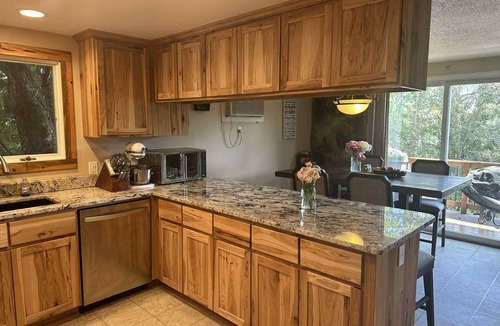 Ahsahka House | 3-bedroom house in Orofino, near Clearwater River and Pink House!