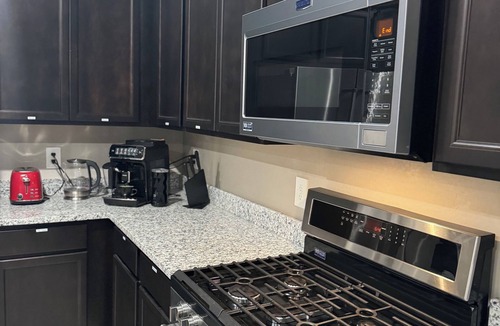 Maricopa House | 3-bedroom house in tranquil Maricopa with WiFi, AC. All new appliances