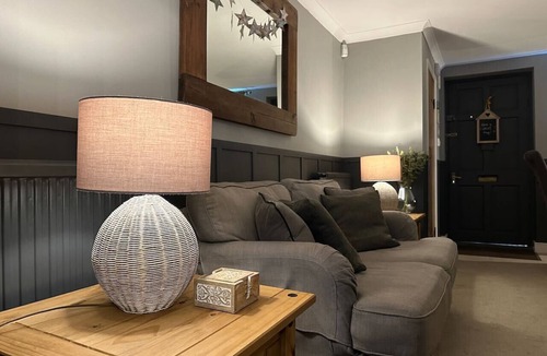 Harnham Cottage | 3 Bedroom Luxury Cottage near Salisbury Cathedral & Stonehenge