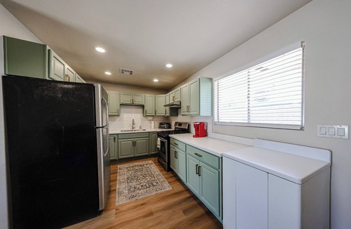 Encanto Apartment | #3 Blue Skies Midtown Retreat + Comfy Affordable