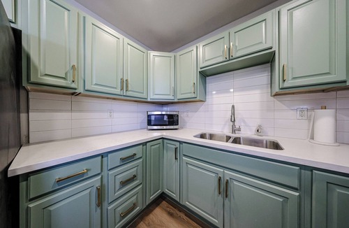 Encanto Apartment | #3 Blue Skies Midtown Retreat + Comfy Affordable