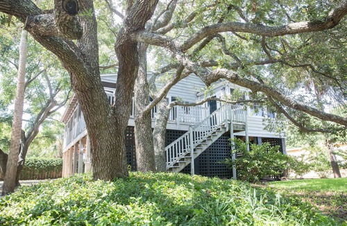Isle of Palms House | 3 BR, 2 BA Charming Elevated House - 1 Block to Beach! Large Screened Porch!