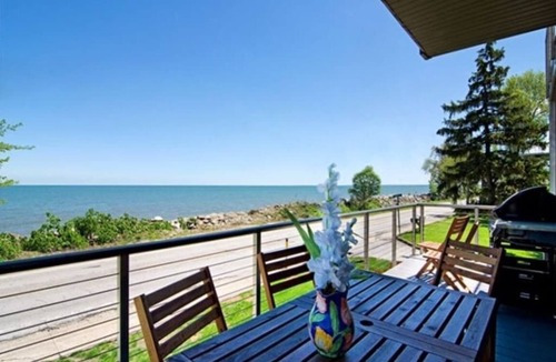 Sandusky House | 3 BR Modern Lakefront Home 2miles from C.P. and Sports Force Winter Stays!