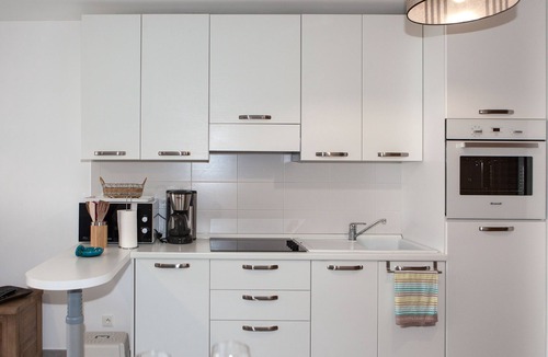 Calvi Apartment | 3* for this T2 ideally located in CALVI for 2 adults, parking, Fiber, linen