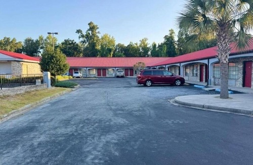 St. George Hotel | 3 Great Value Rooms Near Taco Bell – Each w/ TV, Perfect for Travelers