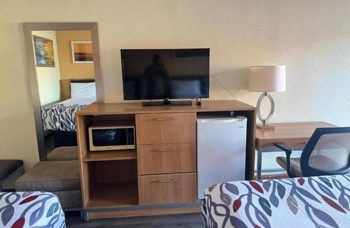 St. George Hotel | 3 Great Value Rooms Near Taco Bell – Each w/TV, Perfect for Travelers
