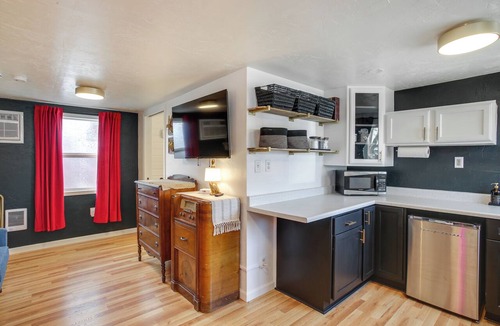 Latah Valley Apartment | 3 Mi to Downtown Spokane! Cozy Couple’s Retreat
