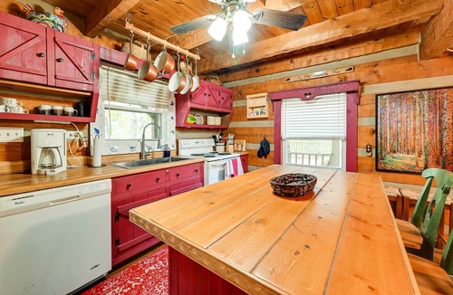 Mammoth Cave Cabin | 3 Mi to Lake! Mammoth Cave Cabin w/Fire Pit