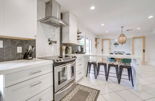 Cox Heights House | 3 Mi to Old Town: Modern Oasis, Game Room + Pool