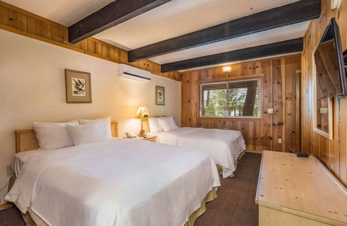 Bass Lake Hotel | 3 Mountain Retreat w/Breakfast (Select Stays) Near Bass Lake & Yosemite Trails