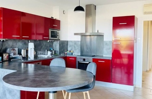 Marine de Saint Ambroggio Apartment | 3-room apartment with air conditioning and parking, 200m from the beach