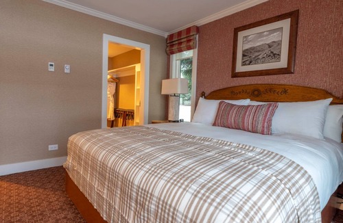 Elkhorn Hotel | 3 Spacious 2-Bed Lodge Apt by Village Amenities & Steps to Shops & Outdoor Trail
