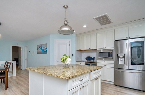 Northeast Virginia Beach House | 3 Story TownHouse Walking distance to the beach