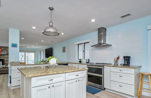 Northeast Virginia Beach House | 3 Story TownHouse Walking distance to the beach