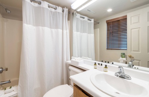 Napa Hotel | 3 Units Studios | Kitchen, Pool & Free Parking | Near Downtown Napa