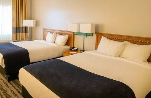 St. Michaels Hotel | 3 units | Two Double Beds near Navajo Zoo 3.9mi | Pet-Friendly w/Free Breakfast