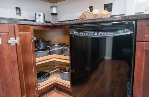 Fountain Hills House | 30 day stays, King and full beds Hot tub, Mountain Views. Near park
