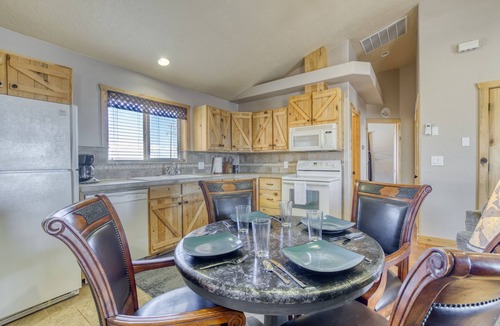 Kanab Cabin | ★30 mins to Zion★Two Cabins w/Game Room★Bryce/Lake Powell/Grand Canyon