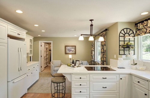 Salinas House | 3925 Rays - Enjoy Sunshine, Hiking, Golf, Available for Extended Stays!