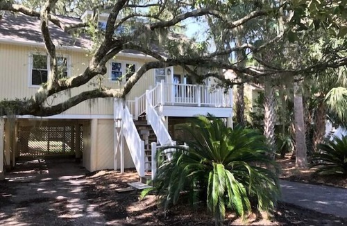 Tarpon Pond Cottage | 3BD/3BA Cottage! Golf Views! Pet Friendly! Amenity access available for purchase