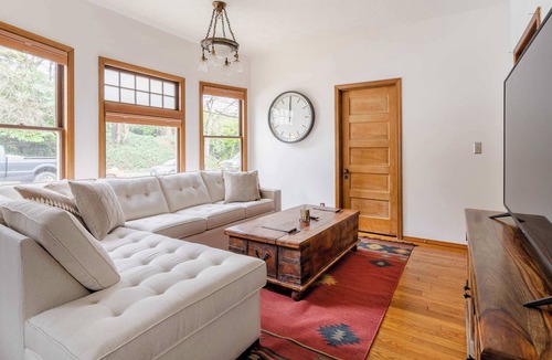 Goose Hollow House | 3BR Craftsman - Vintage Charm - Great Location