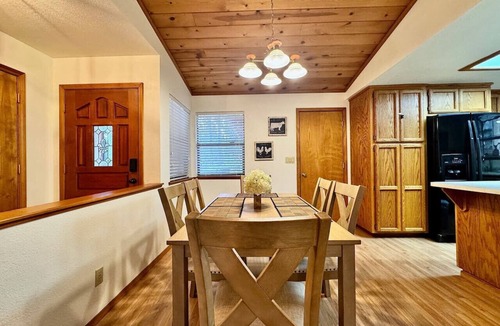 Pollock Pines House | 3BR Forest Retreat · Fireplace · Near Tahoe · Pollock Pines