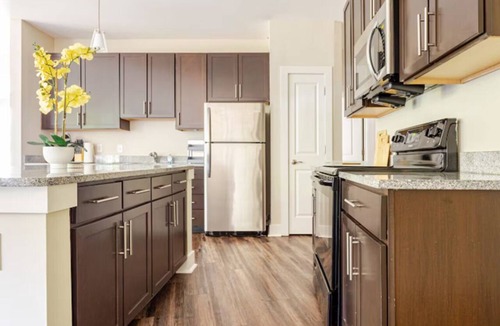 Indianapolis Apartment | 3BR Solana Riverside 109 Resort Amenities Gym Pool Dock