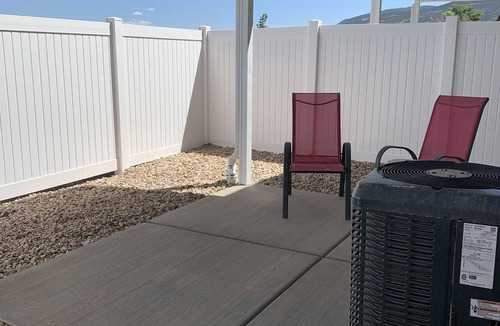 Cedar City House | 3BR Townhome with Master En-Suite, Workspace Ping-Pong, Fast Wi-Fi, Near Parks