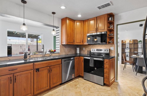 Papago Parkway House | 3mi to Old Town Scottsdale Game Area Pool BBQ