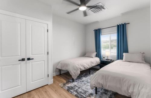 Hurricane Apartment | 4- Balcony Loft Overlooking Park, Walkable, minutes to Zion
