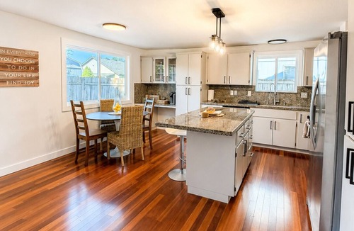 Mill Plain House | 4 BD, Pet Friendly - Modern chic beautiful, fenced yard