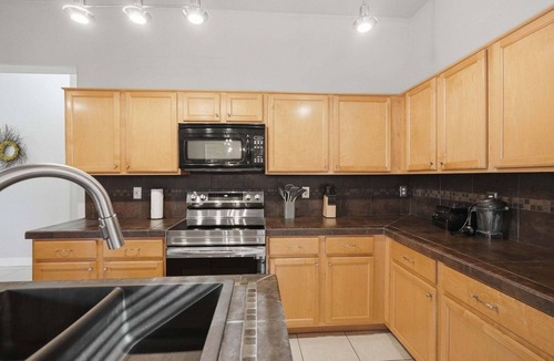 Arizona Skyline Community House | 4 bedroom 2 bath home with pool, wi-fi, laundry