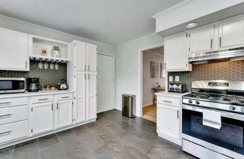Virginia Beach House | 4 Bedroom Beachside Retreat – High - Speed WiFi Included