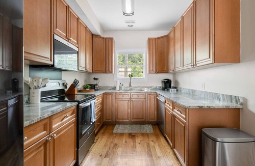 North Charleston Apartment | 4 Bedroom Lakefront Home with Patio!