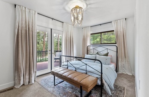 Nine Mile Falls House | 4-bedroom Private Lake House in charming Nine Mile Falls